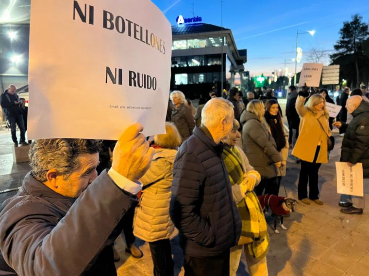 Los vecinos de Pozuelo y Aravaca protestan contra la fiesta de Nochevieja en el Recinto Ferial