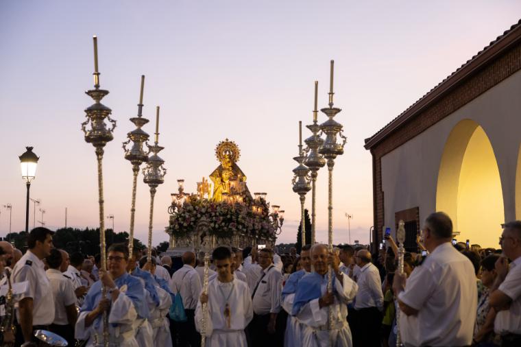 Pozuelo de Alarcón rindió homenaje a su Patrona y Alcaldesa Honoraria con una Solemne Procesión