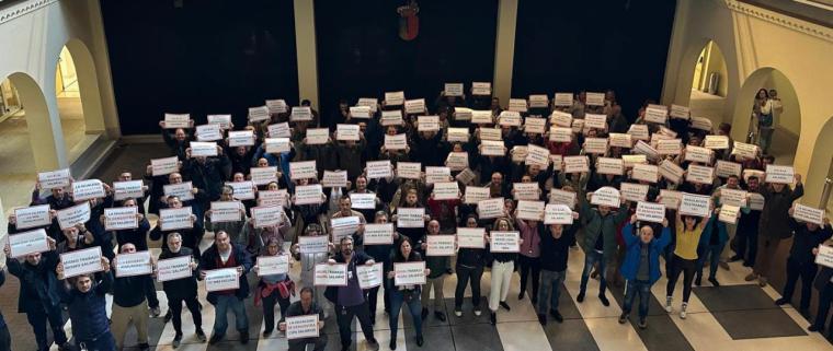 Cientos de empleados públicos del Ayuntamiento se manifiestan por no poder negociar la equiparación salarial