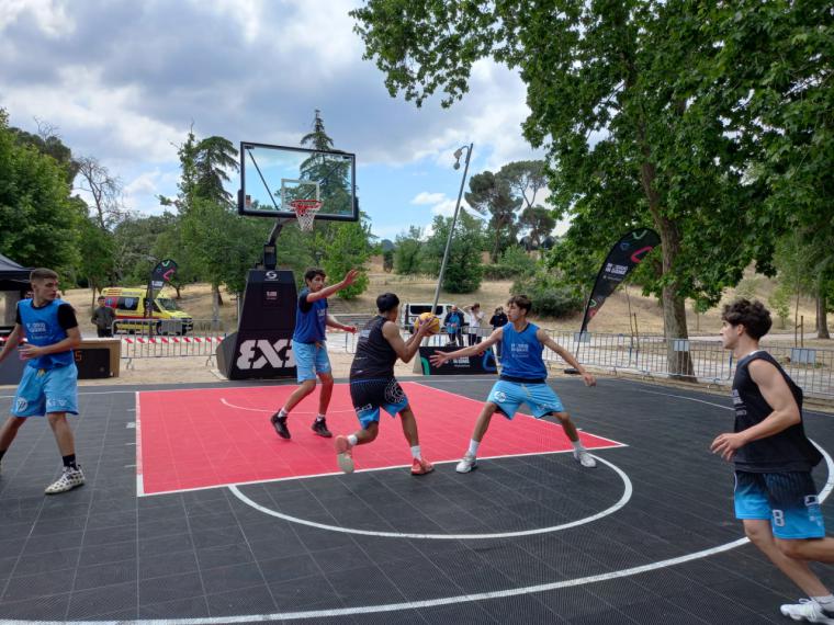 El Ayuntamiento de Madrid celebra el campeonato híbrido de baloncesto 3x3 que combina videojuegos y deporte tradicional