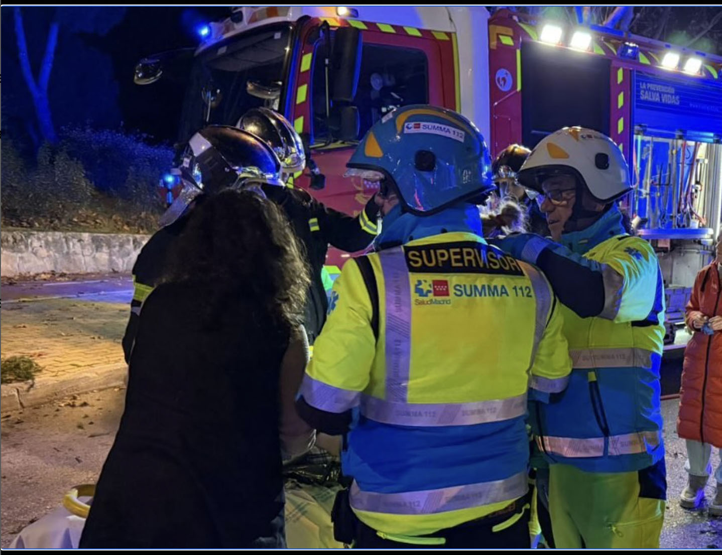 Accidente En Madrid: Conductor De 50 Años Se Estrella Contra Un árbol Y 