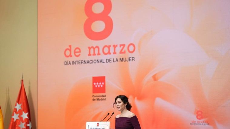 Díaz Ayuso premia a mujeres destacadas en el Día Internacional de la Mujer