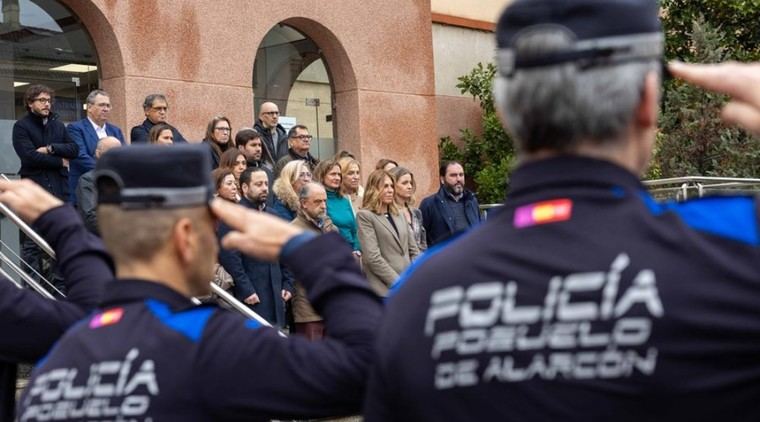 Pozuelo de Alarcón recuerda a las víctimas del terrorismo con un minuto de silencio