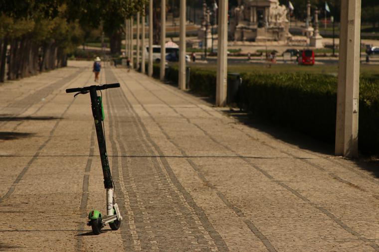 Madrid revoca las autorizaciones de patinetes de alquiler y ya no podrán circular por sus calles