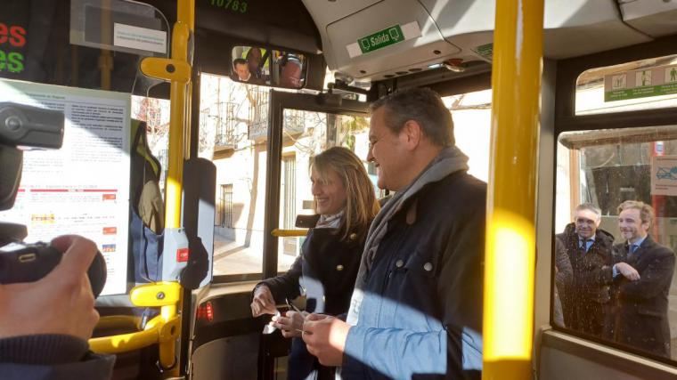 Pozuelo de Alarcón ya tiene la opción de pago con tarjeta bancaria para adquirir el billete sencillo en los autobuses urbanos 