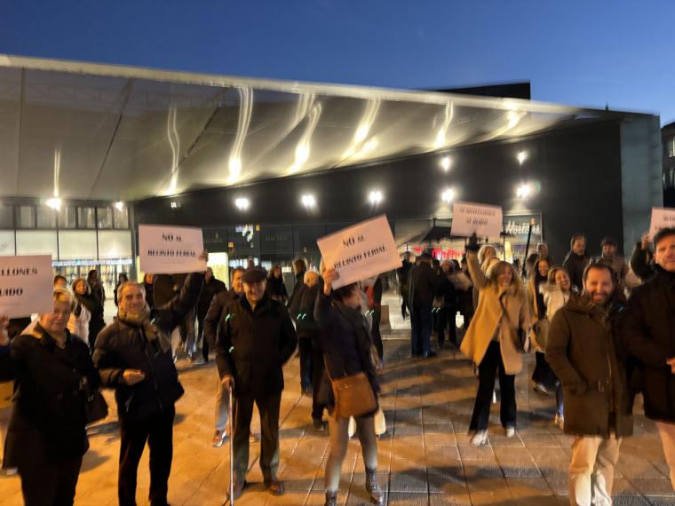 Los vecinos de Pozuelo y Aravaca protestan contra la fiesta de Nochevieja en el Recinto Ferial