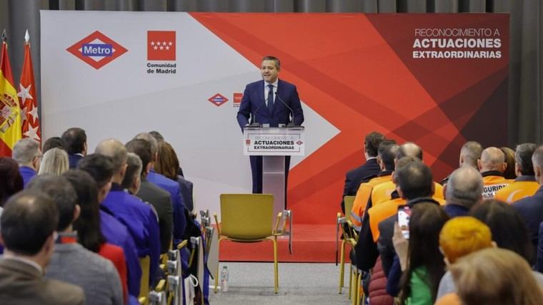 La Comunidad de Madrid reconoce a voluntarios de Metro por su labor solidaria