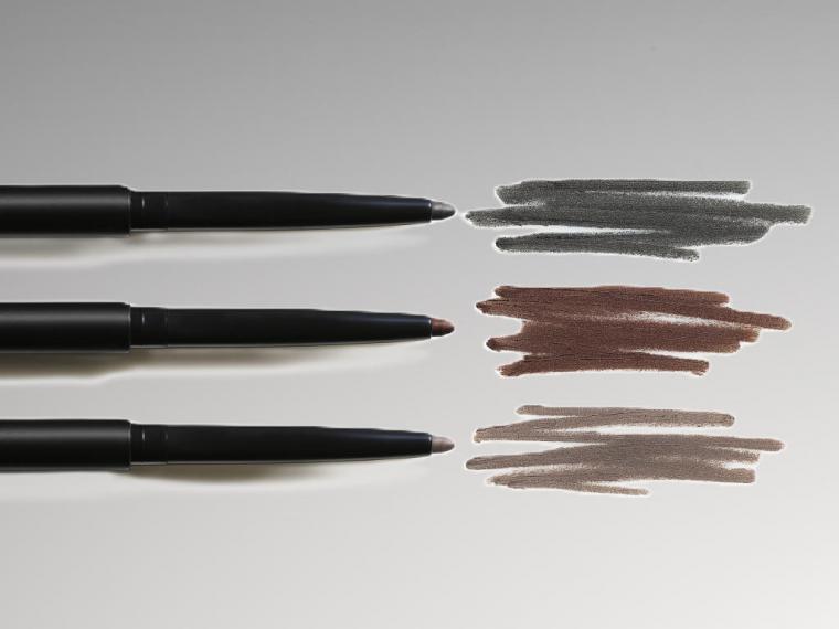 ¿Te cuesta hacerte el eyeliner? Ficha este producto que se desliza sin esfuerzo