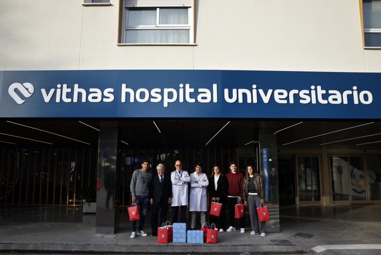 El presidente y jugadores del Atlético de Madrid visitan los Hospitales Universitarios Vithas Aravaca y La Milagrosa en Madrid